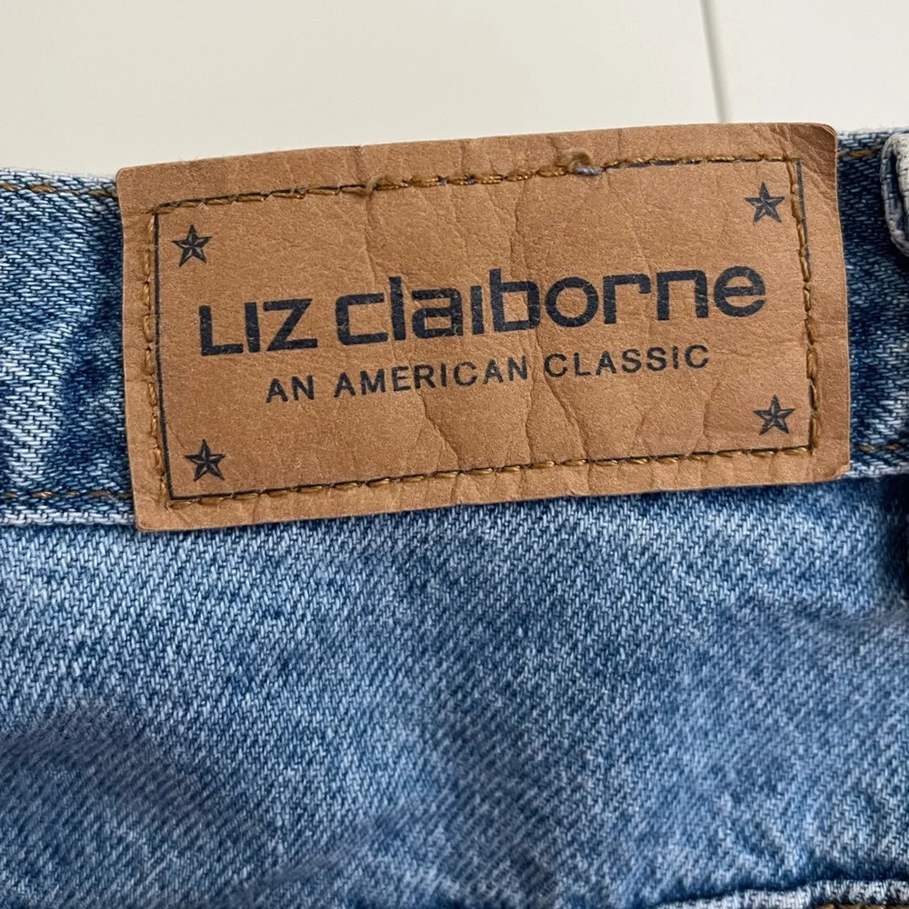 Liz Claiborne cutoff denim shorts - Picture 3 of 4